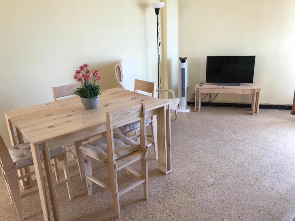 El Faro Apartaments Platja Llarga-Les Salines-Tgn タラゴナ エクステリア 写真