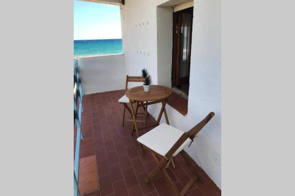 El Faro Apartaments Platja Llarga-Les Salines-Tgn タラゴナ エクステリア 写真