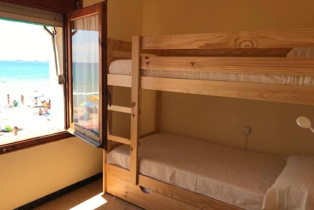 El Faro Apartaments Platja Llarga-Les Salines-Tgn タラゴナ エクステリア 写真