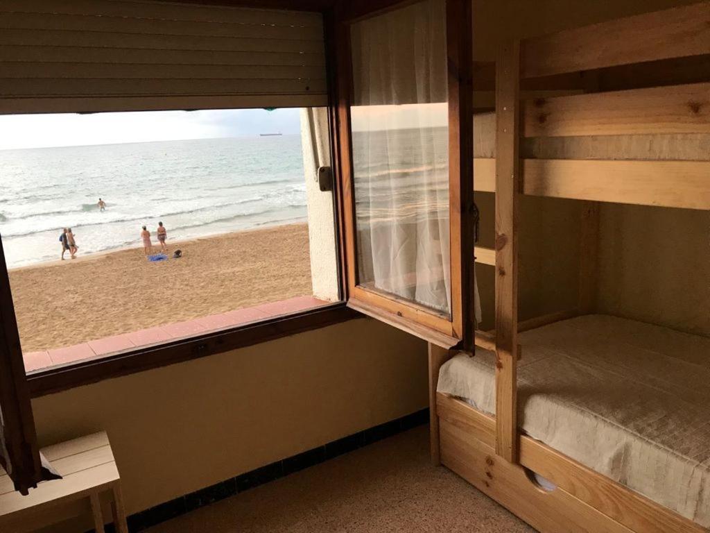 El Faro Apartaments Platja Llarga-Les Salines-Tgn タラゴナ エクステリア 写真