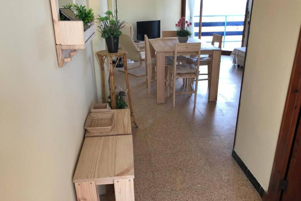 El Faro Apartaments Platja Llarga-Les Salines-Tgn タラゴナ エクステリア 写真