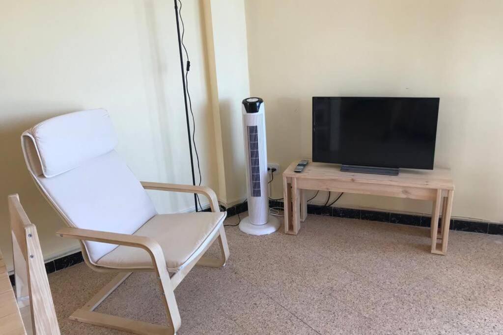 El Faro Apartaments Platja Llarga-Les Salines-Tgn タラゴナ エクステリア 写真