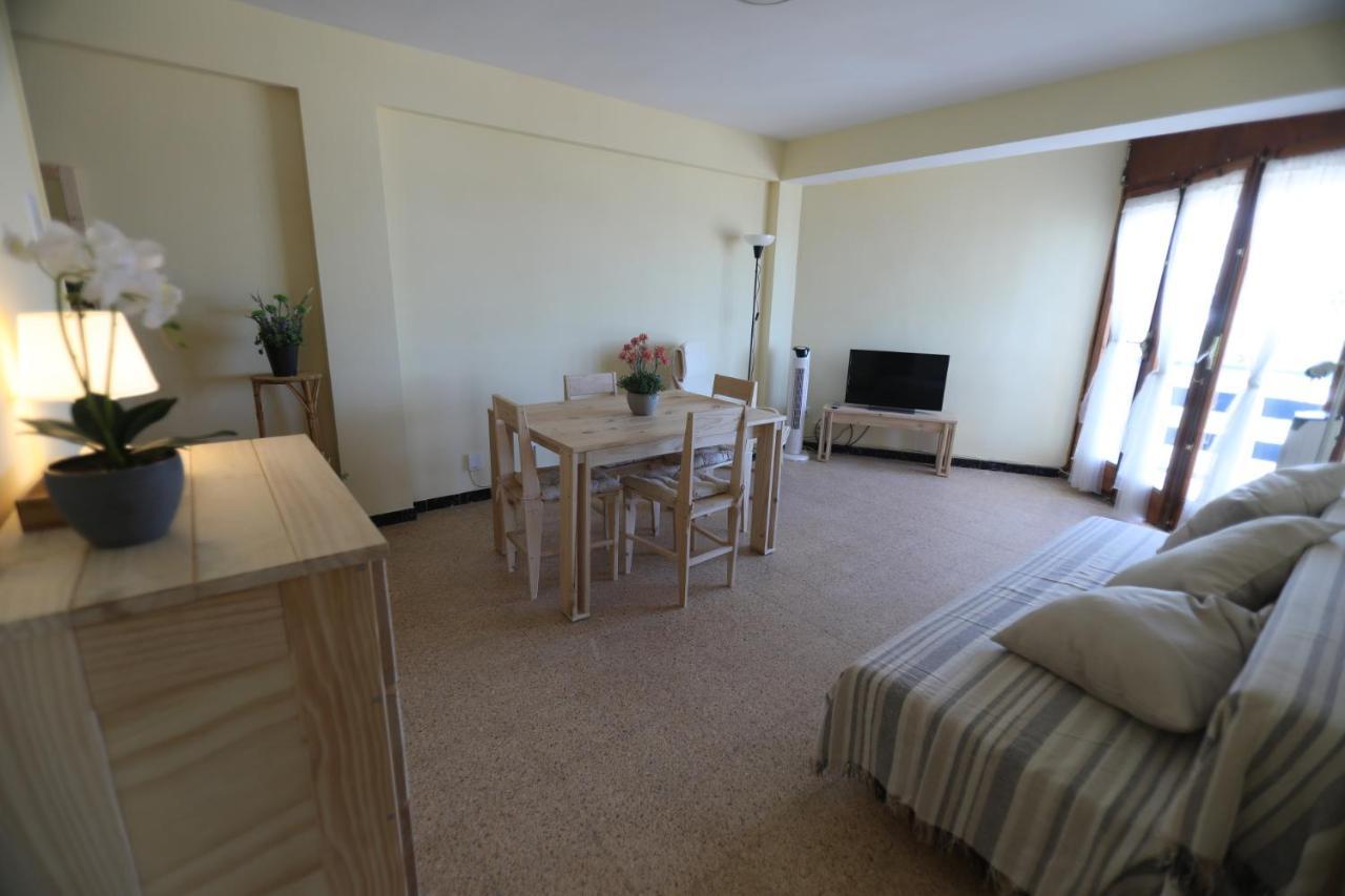El Faro Apartaments Platja Llarga-Les Salines-Tgn タラゴナ エクステリア 写真