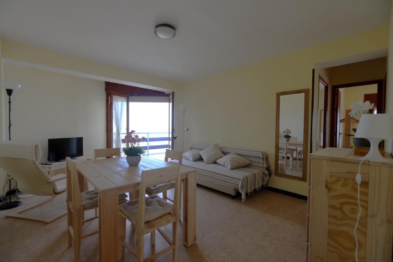El Faro Apartaments Platja Llarga-Les Salines-Tgn タラゴナ エクステリア 写真
