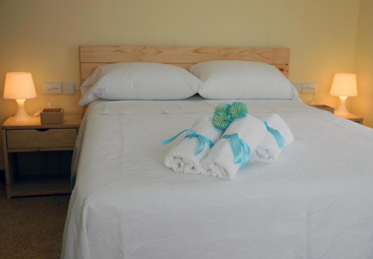 El Faro Apartaments Platja Llarga-Les Salines-Tgn タラゴナ エクステリア 写真