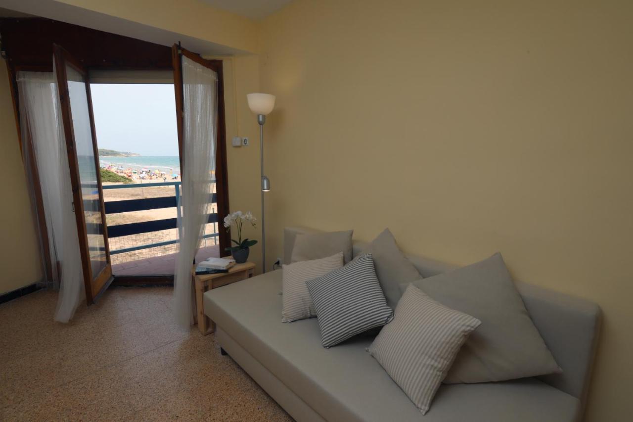 El Faro Apartaments Platja Llarga-Les Salines-Tgn タラゴナ エクステリア 写真