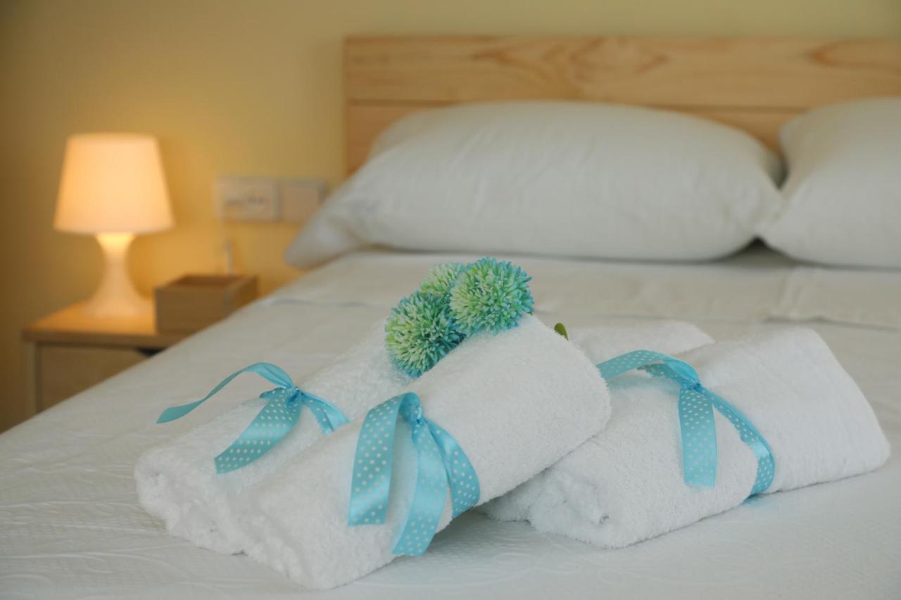 El Faro Apartaments Platja Llarga-Les Salines-Tgn タラゴナ エクステリア 写真